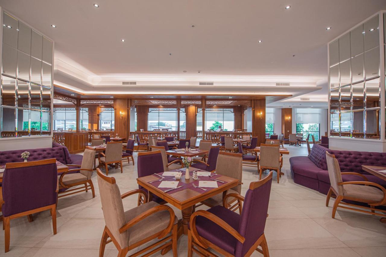 เอมเพรส พรีเมียร์ โฮเต็ล โรงแรม เชียงใหม่